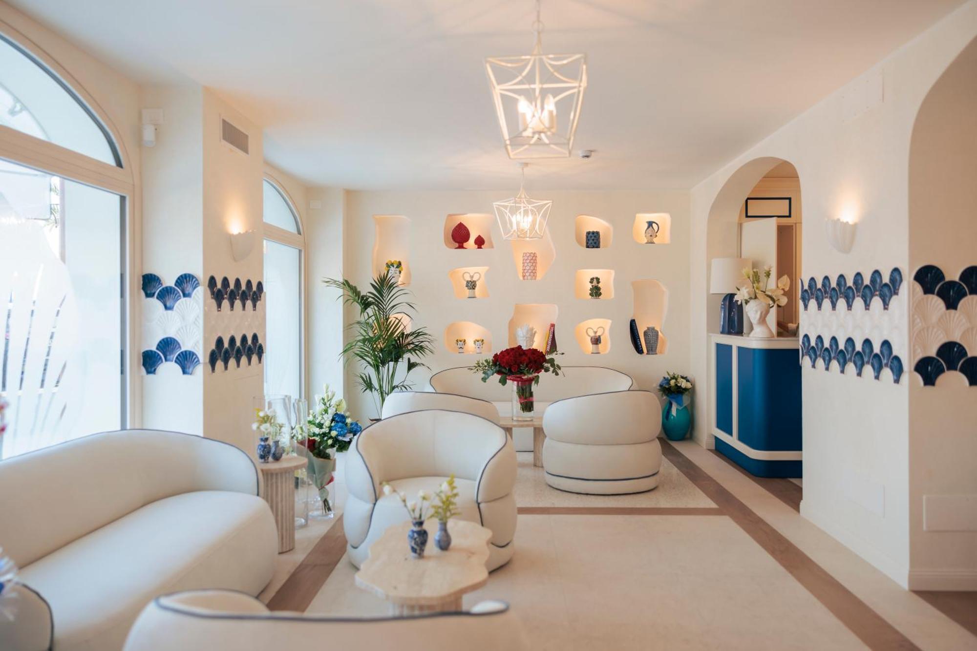 Отель A'mare Boutique &